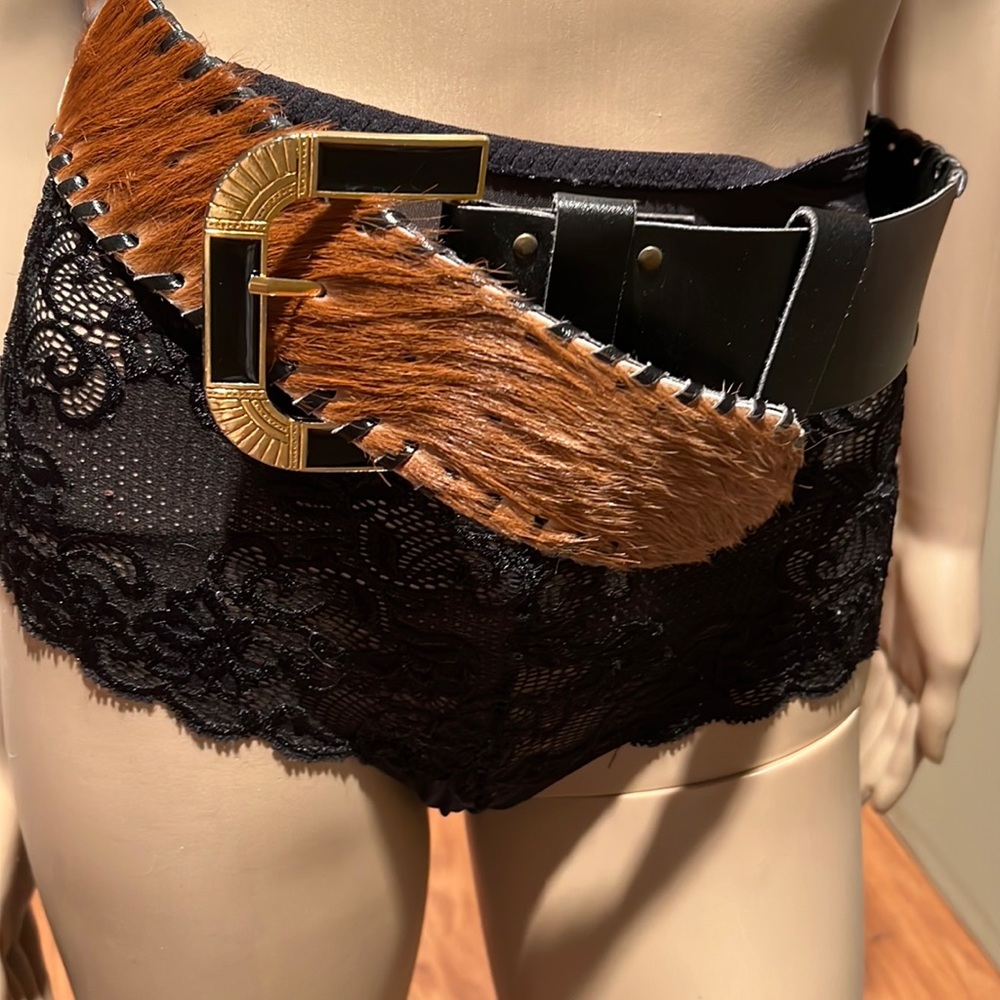 Unique Leather Belt In Black With The Tip In Long Brown Calf Hair  M